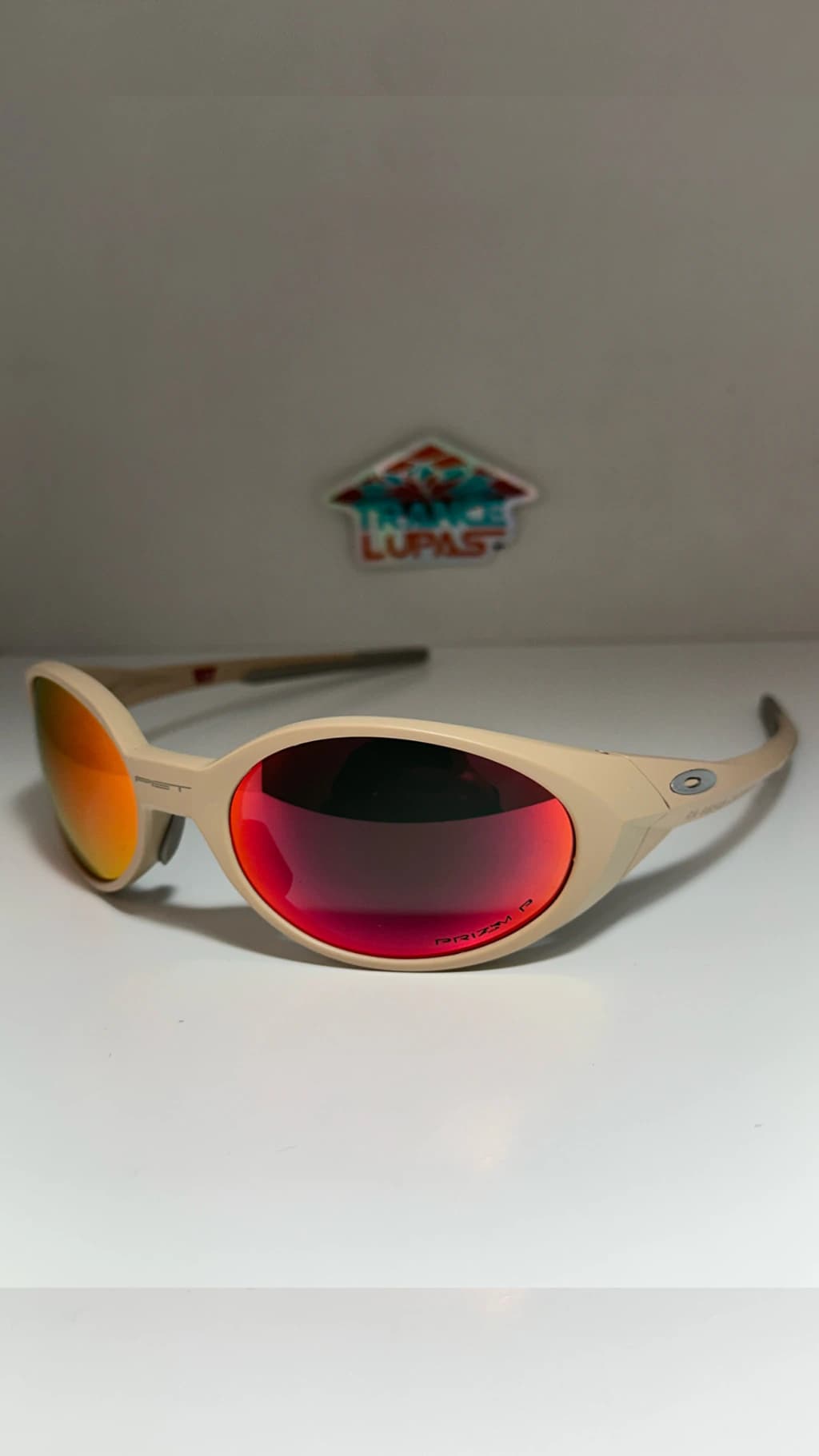 Eye Jacket